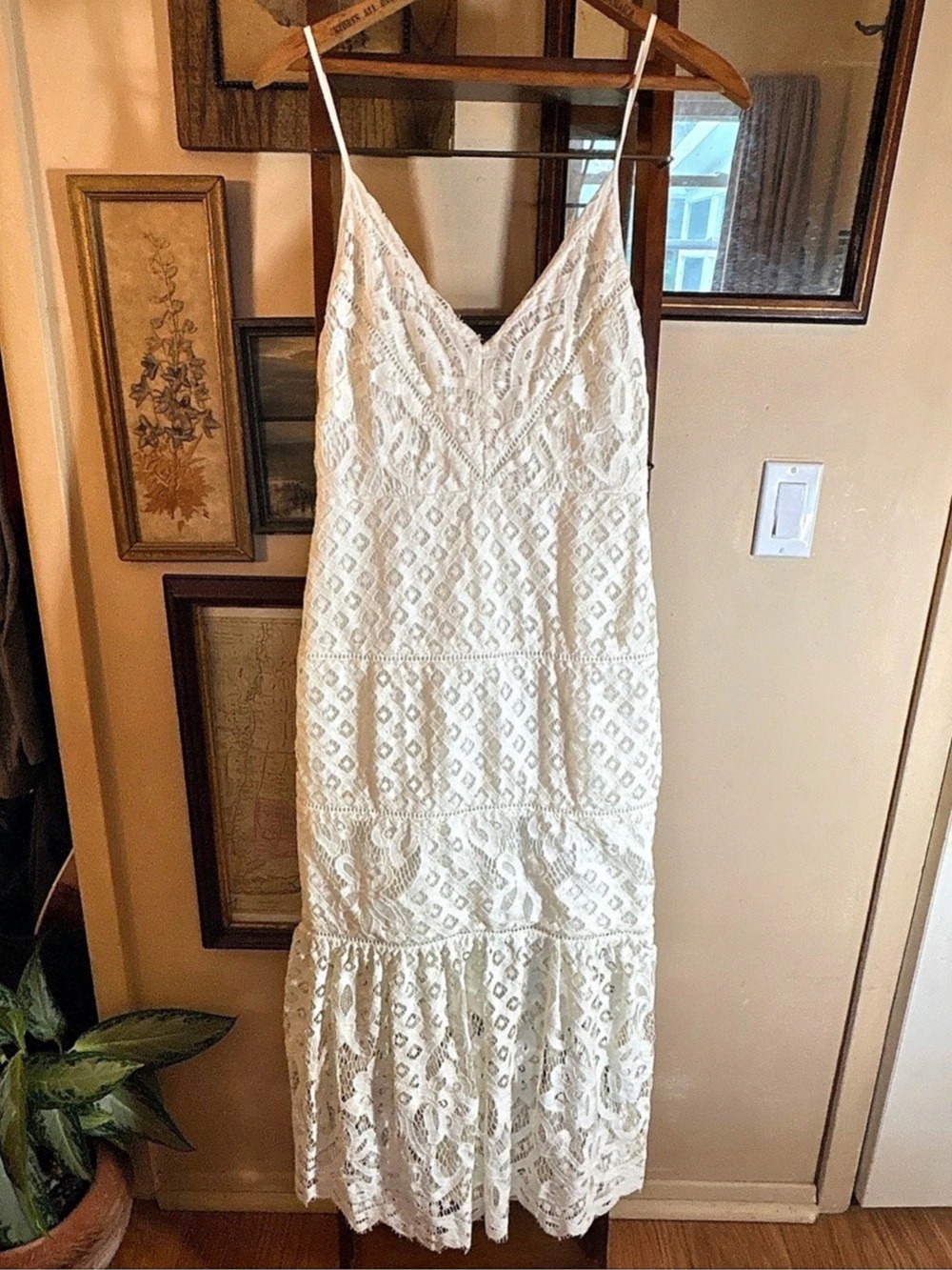 Lovers + Friends Size XS Ivory White Lace Midi Dress V Neck Tiered Ruffle Bridal